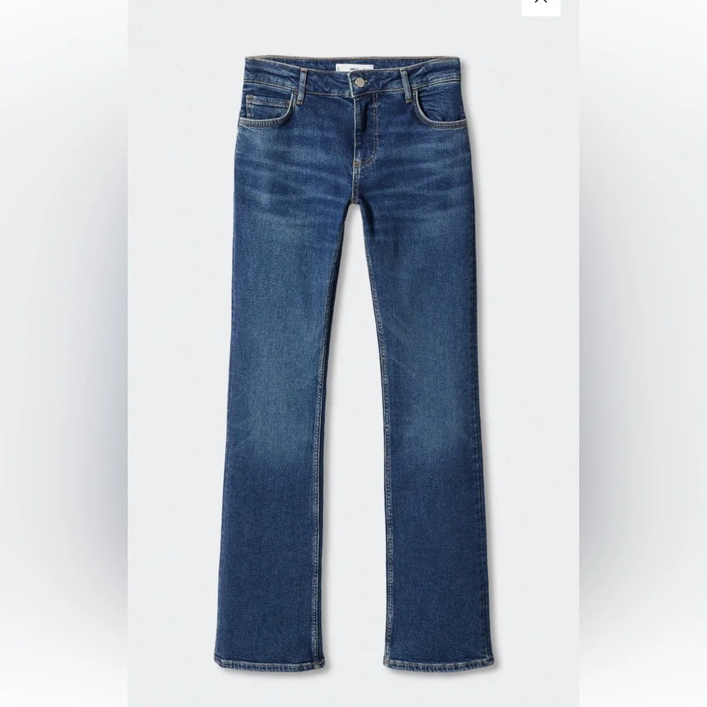 Mango Low-rise flared blue jeans Straight Classic Style worn ONCE 😍